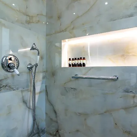 דירה Dionisos ליקסורי