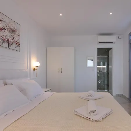 Dionisos * ליקסורי